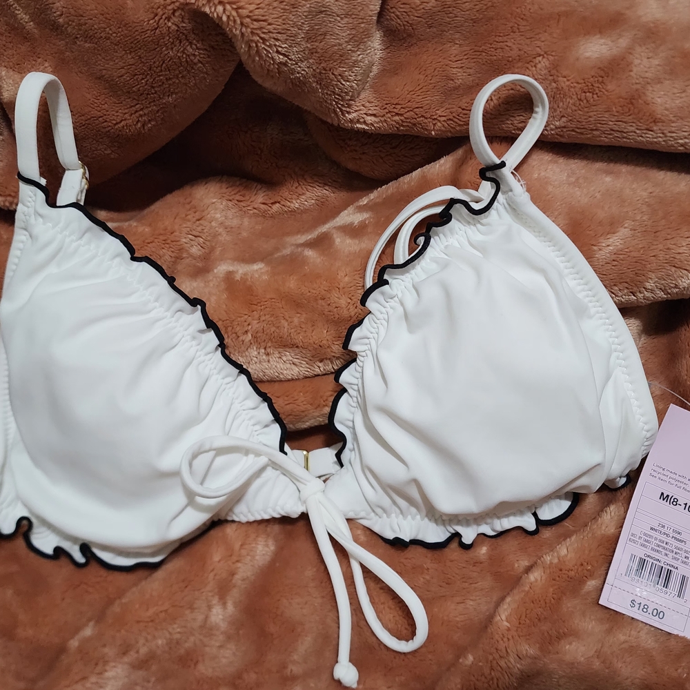Elegant White Ruffle Trim Bikini Set - Picture 2 of 4